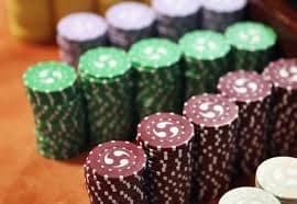 erek24 mobile app interface showing live-dealer table selection and sportsbook markets